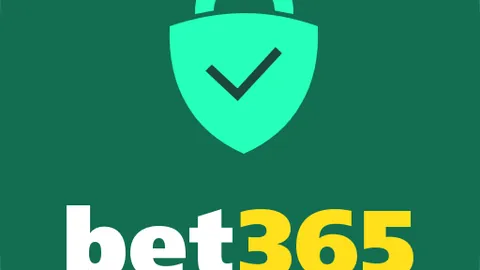 中国足协对广州队球员刘浪舟、张志雄实施6万罚款及6场停赛处罚——人民日报体育报道